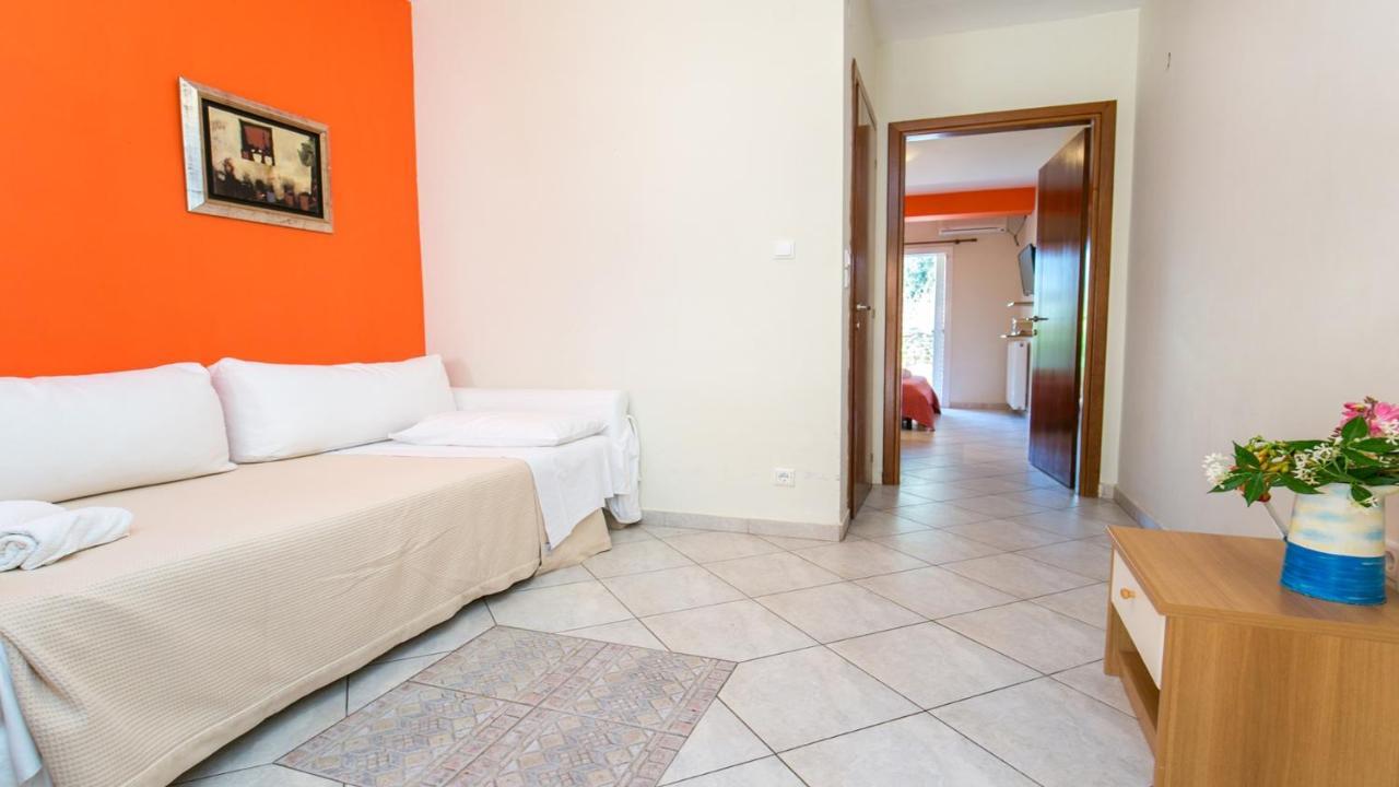 Amversa'S House Potos Exterior photo